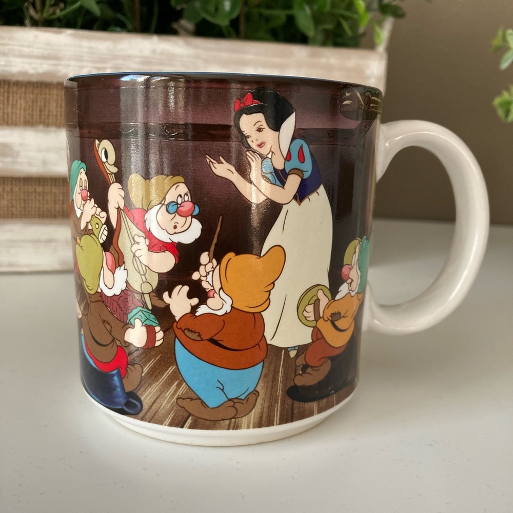 Snow White and the Seven Dwarfs mug